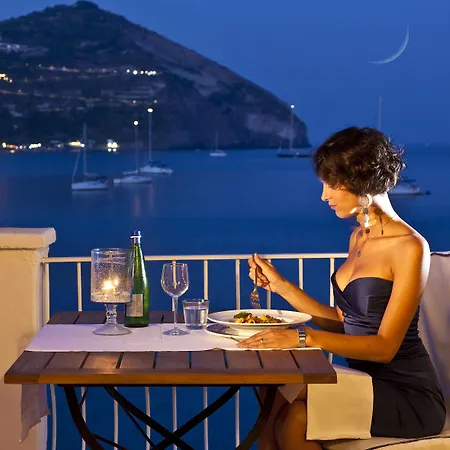 ホテル ミラマーレ シー リゾート&スパ Sant'Angelo (Isola d'Ischia)