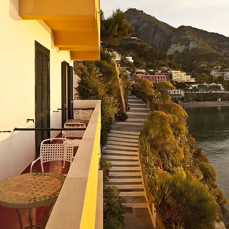 ホテル ミラマーレ シー リゾート&スパ Sant'Angelo (Isola d'Ischia)