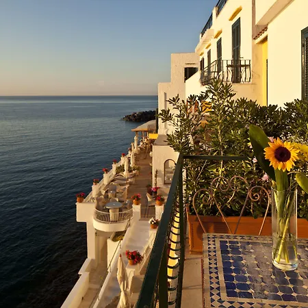 ミラマーレ シー リゾート&スパ ホテル Sant'Angelo (Isola d'Ischia)